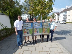 Junge Union Deggendorf stellt wieder Plakate zum Schulanfang auf